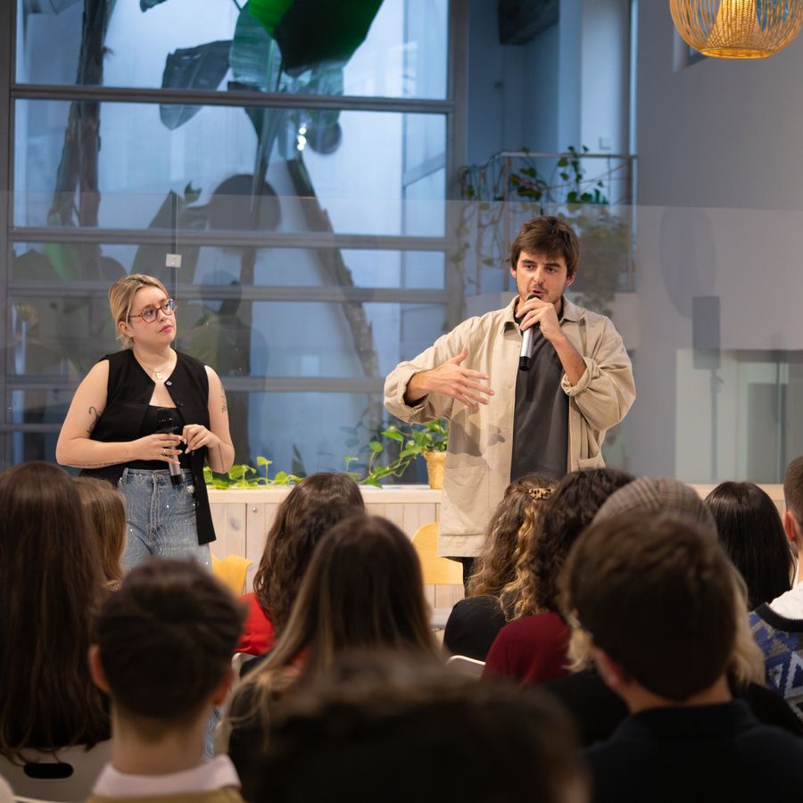Coloquio con alumnos de AP institute