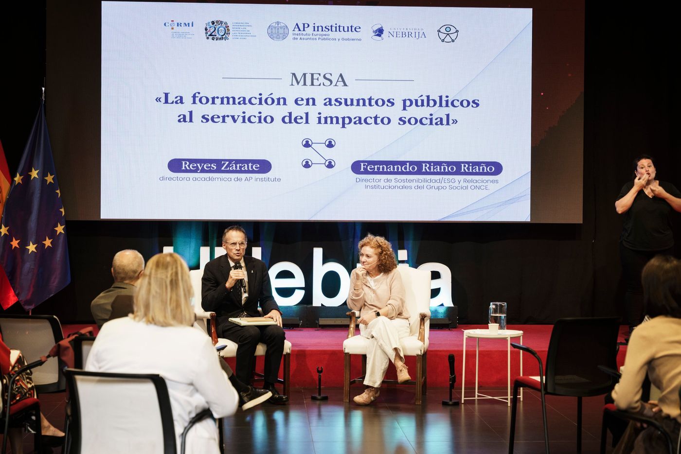Mesa «La formación en asuntos públicos al servicio del impacto social» con Reyes Zárate y Fernando Riaño, del Grupo Social ONCE